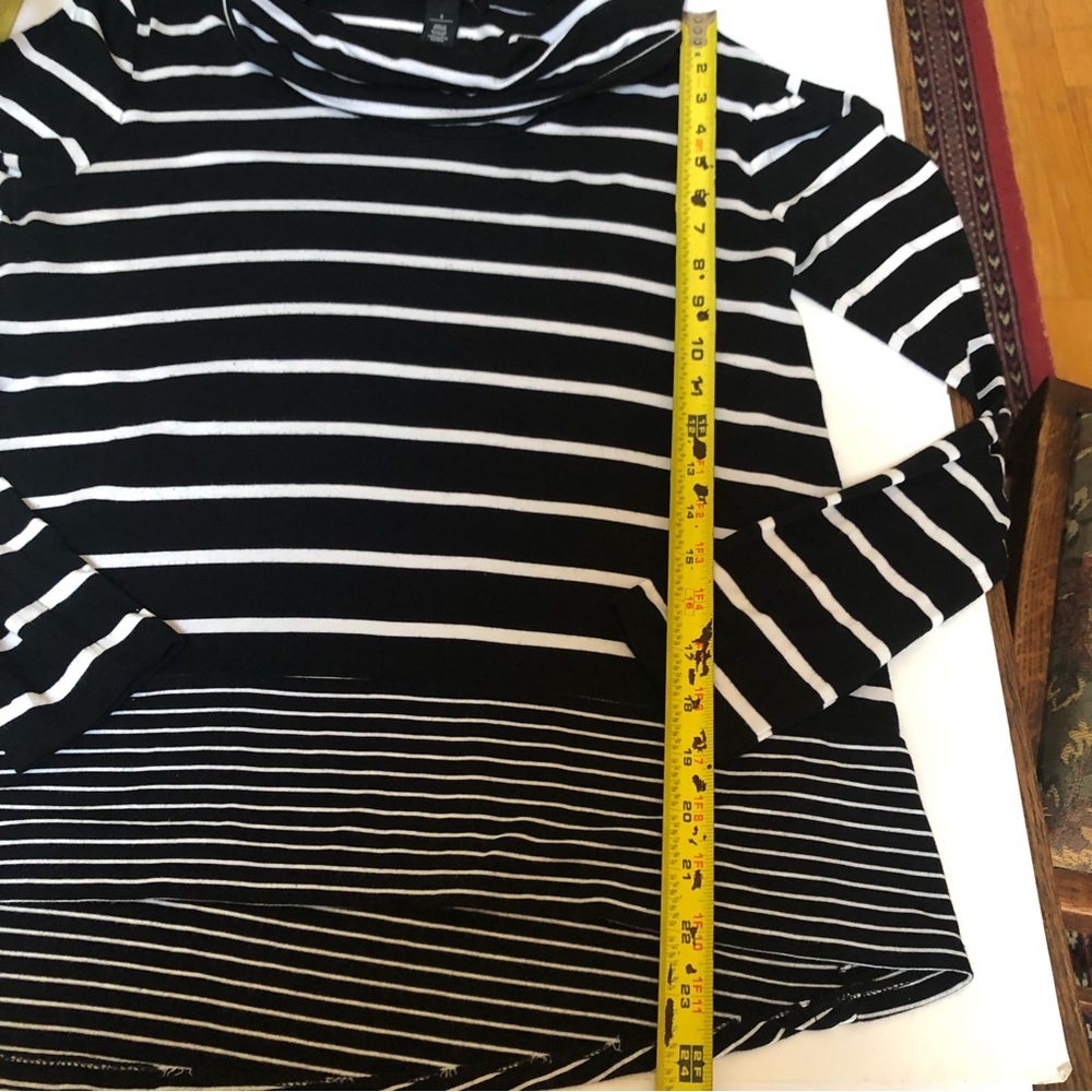 White House Black Market Long sleeve Top - Picture 3 of 8